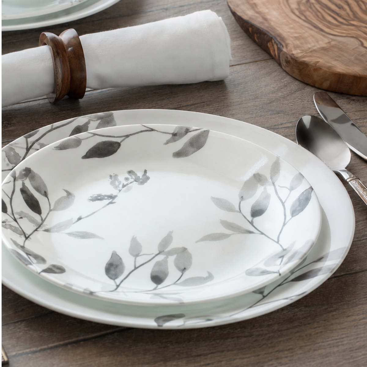 Dinner Set 12pc Misty Leaves Corelle - Image 2